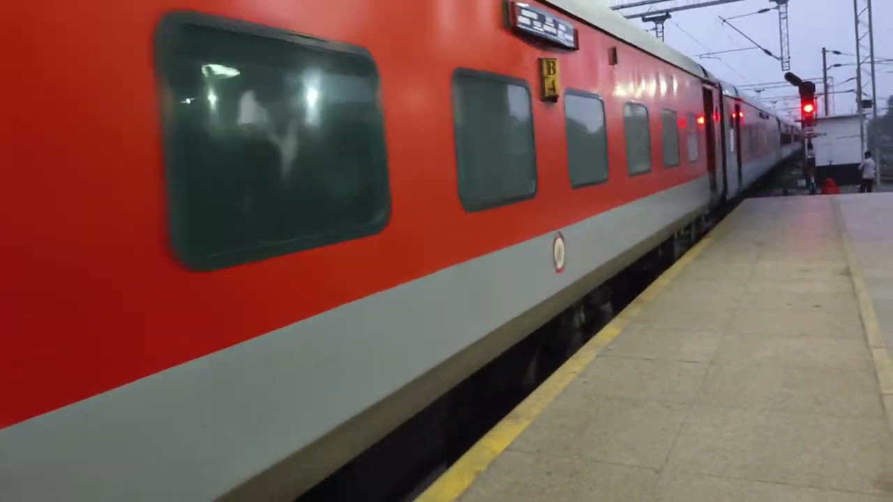 18238 Chhattisgarh express arrival Ranikamlapati station 