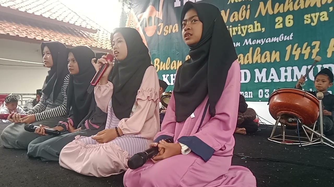 Santriwan dan Santriwati Al Ansor Bersholawat