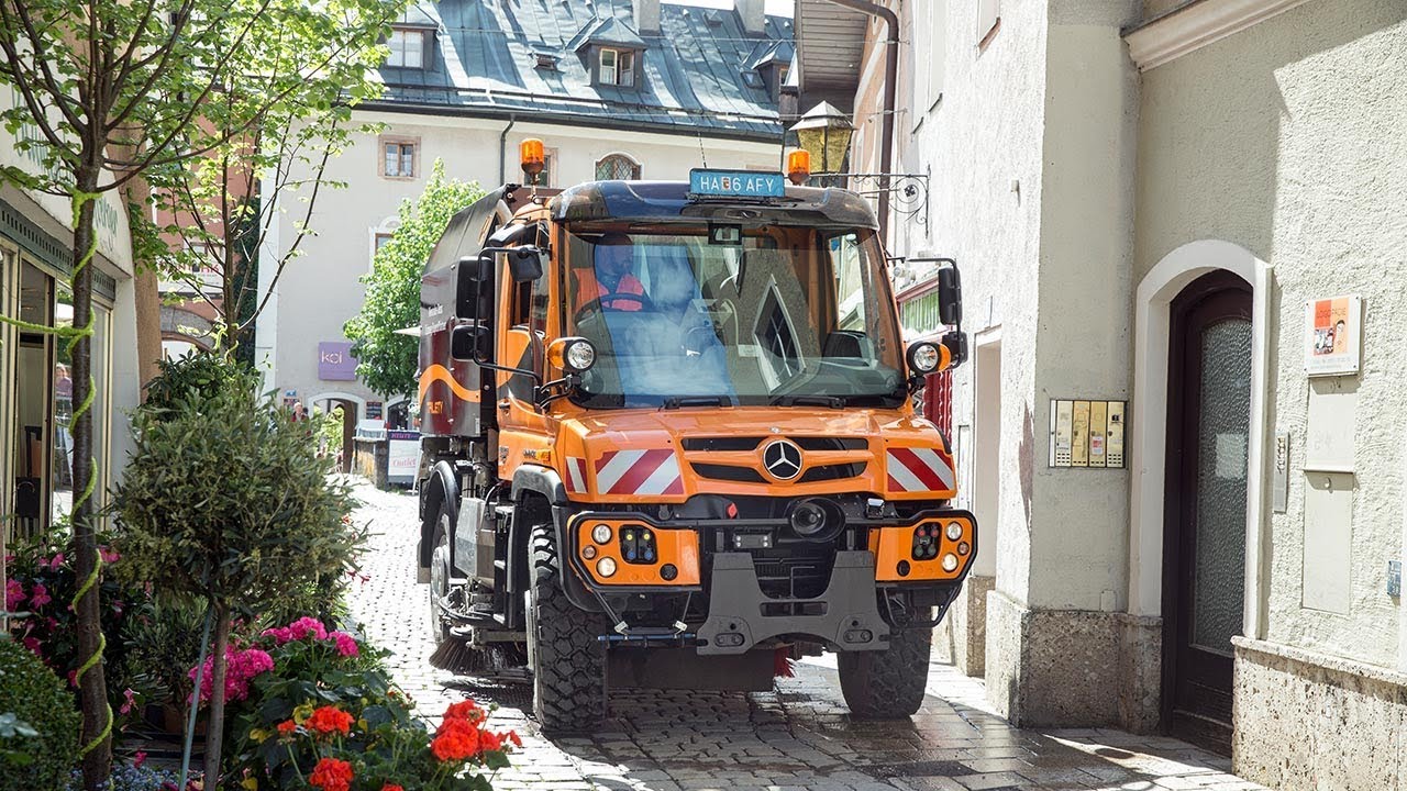 Unimog punktet mit hydrostatischem Fahrantrieb.