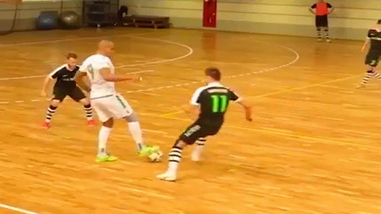 PIVÔ DESTRUINDO NO FUTSAL!! (Ele é absurdo!!) 😱