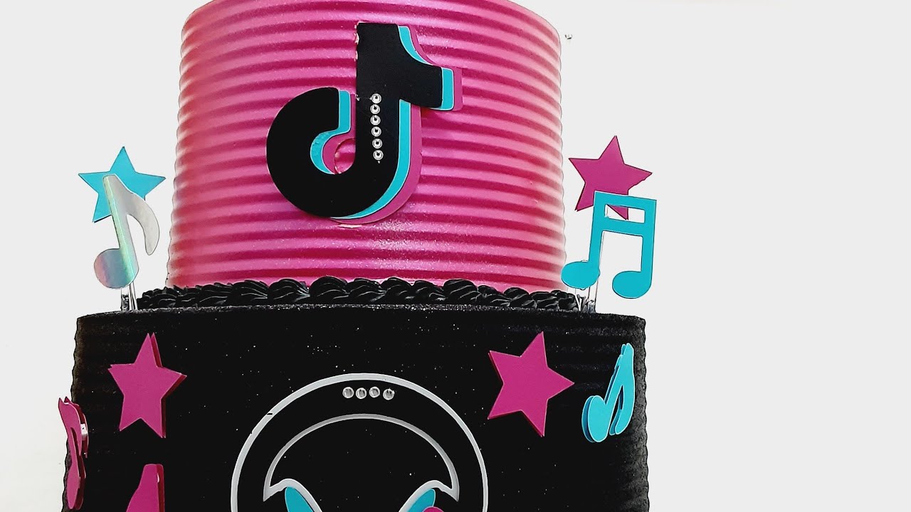 Bolo 2 andares Tik Tok / com glitter preto  #Raquel bolos decorados.