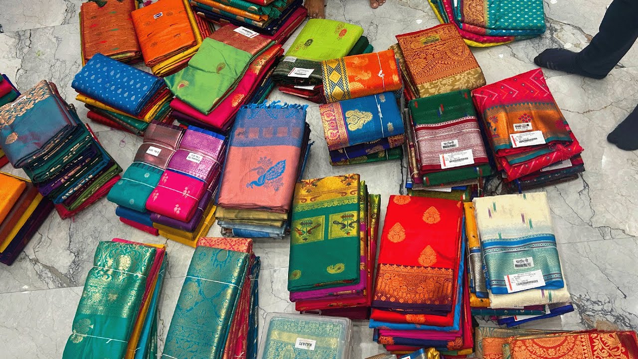 🌧️ बदलापूरच्या या दुकानात सुरू आहे मॉन्सून धमाका ऑफर | साड्यांवर आकर्षक सूट आणि खास ऑफर्स 💃🛍️