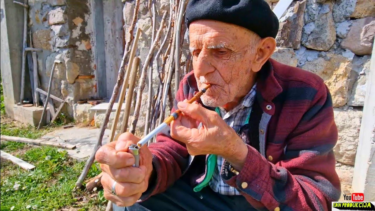 Djed od 94 god , ima poruku za zve nas . Doći će vrijeme kada će mrtvi hraniti žive.