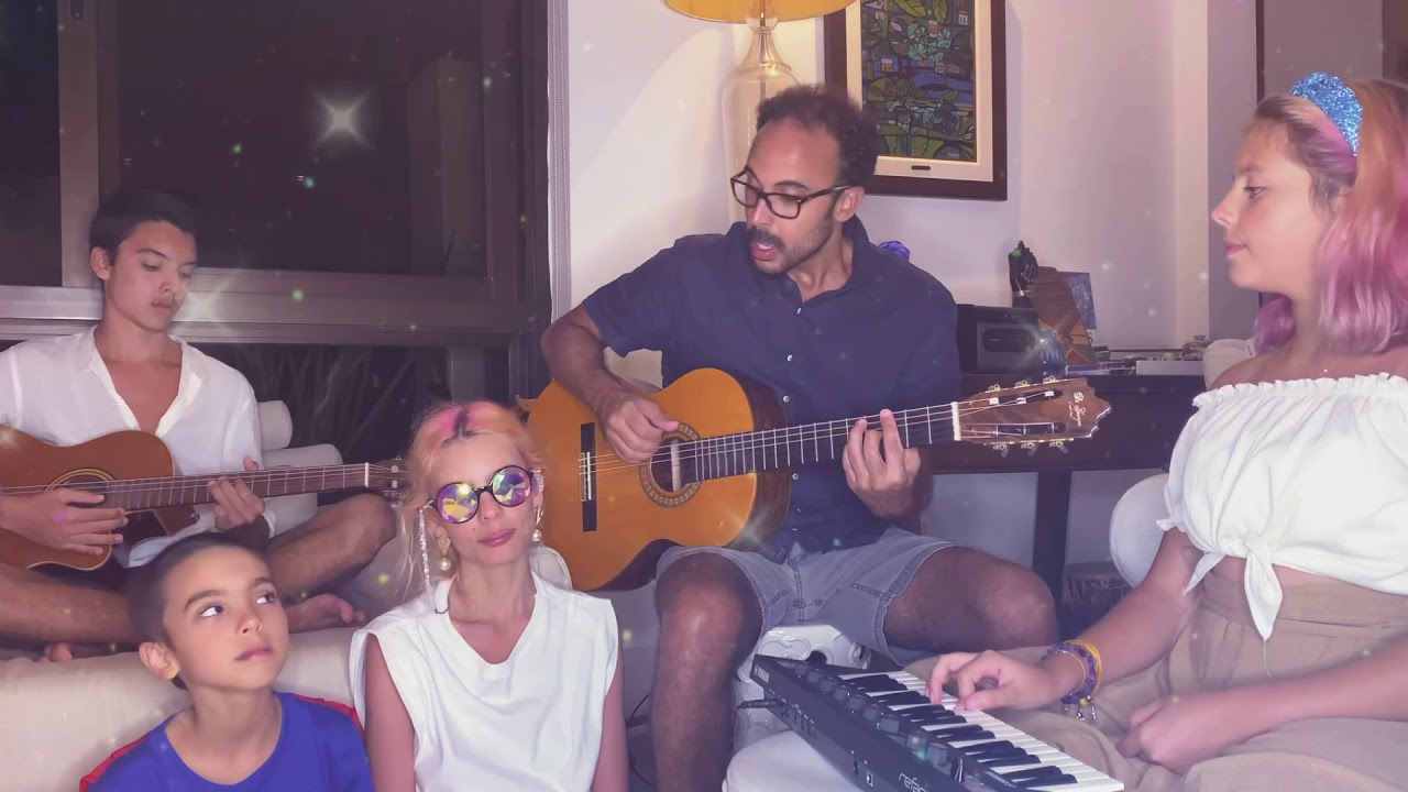 Boas festas! Da minha família pra sua.