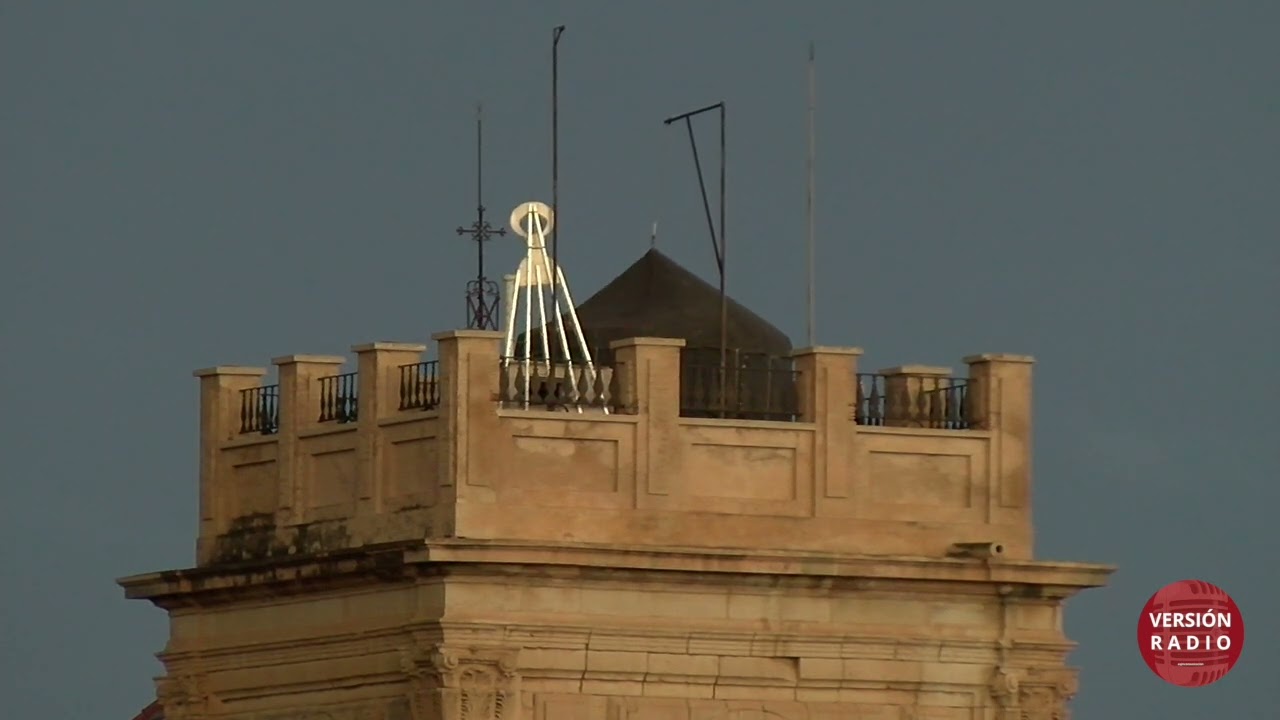20220813. Suspendida la Nit de l'Albà y la Carretillà. Imágenes del campanario. Se nota el viento.