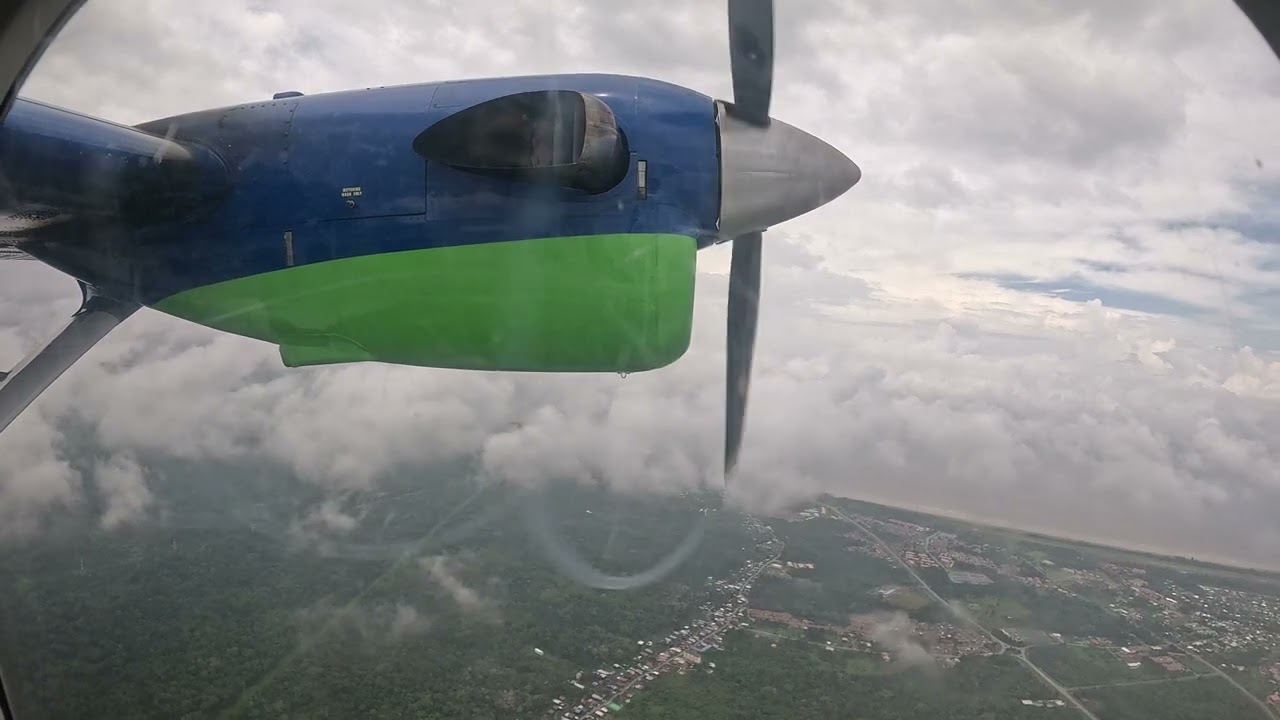 MASWings Viking DHC-6-400 Twin Otter MH3552 Takeoff from Mukah Rwy 15