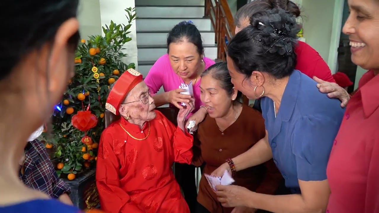 MỪNG THỌ CỤ NGUYỄN THỊ ÁI TUỔI 100 THÔN BẠCH TRỮ