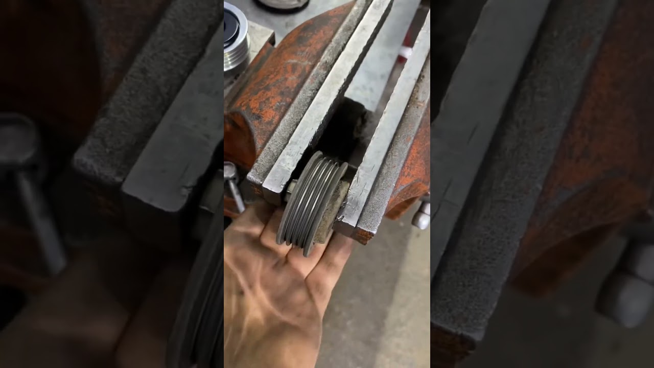 Сальник заменили и заехала машинка шумит помпа и ролики 🧑🏼&zwj;🔧