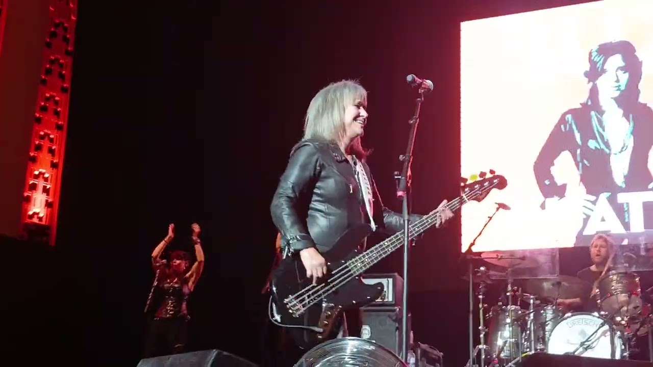 Suzi Quatro Can The Can live at Philharmonic Hall Liverpool 18th November 2024 full song with drums