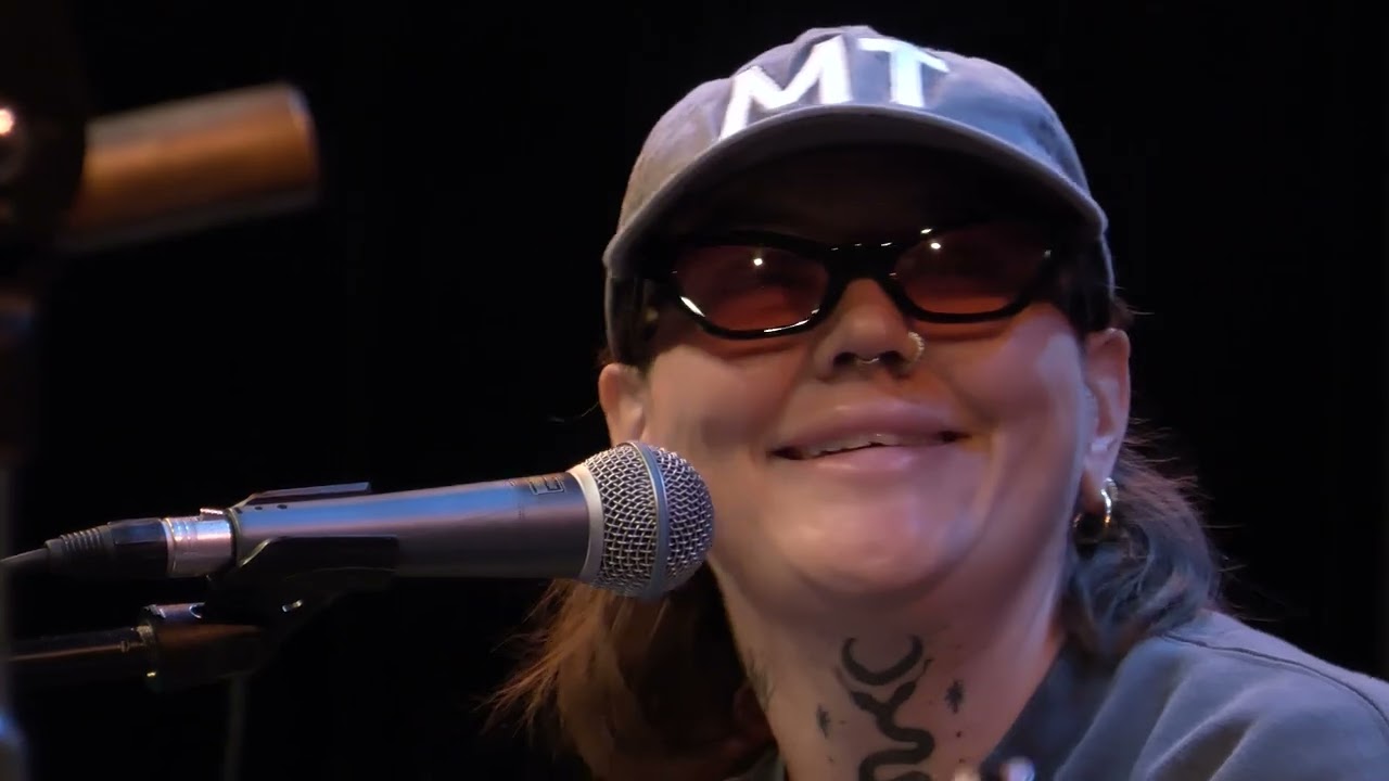 Elle King - Drunk (And I Don't Wanna Go Home) | 98.7 The Bull + 101.9 KINK | PNC Live Studio Session