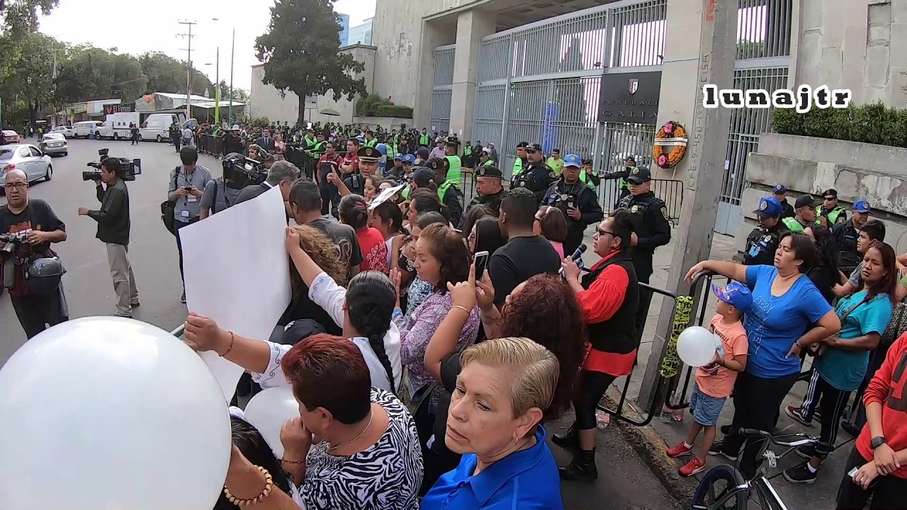Fans despiden a Jos&eacute; Jos&eacute; entonando sus canciones en pante&oacute;n Franc&eacute;s