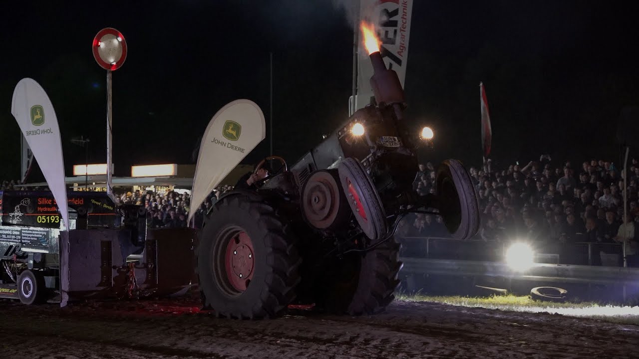 Bulldog Oldtimer Trecker Treck Volkmarst Nightpull 2023 by MrJo