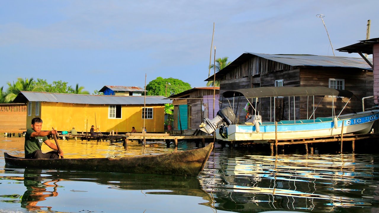 Virtual walk of Isla Colon, Bocas del Toro, Panama | The real life on the main island