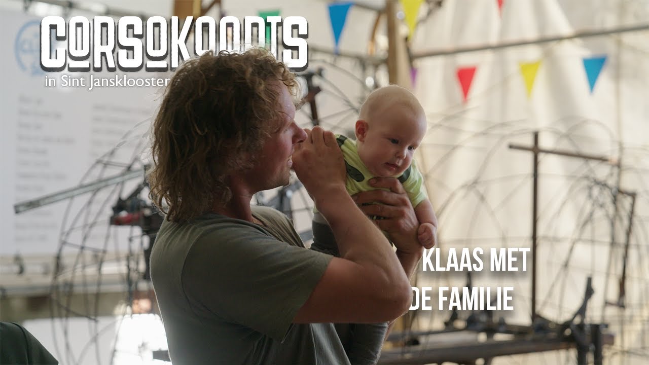Klaas en zijn familie op de bouwplaats | Corsokoorts in Sint Jansklooster