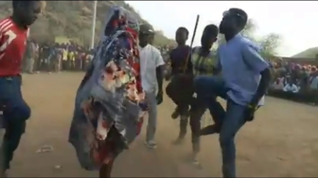فرقة التكاتف ايقاعات  من  عروس الجبال دلنج   سودان    2019  المصدر   Abubakr Abuhiga Suliman
