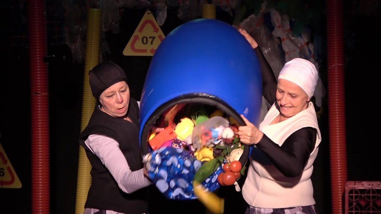 Le plastique en spectacle jeune public : Terre O Plastique