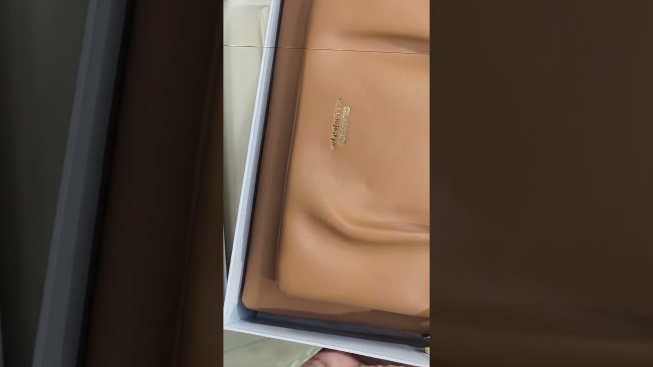 Вечеринка будет неполной без этой красавицы 🖤