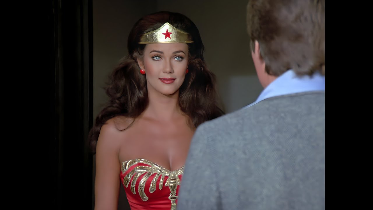 Wonder Woman surprises 2 Crooks in a elevator from The Fine Art of Crime in Season Three in 4K