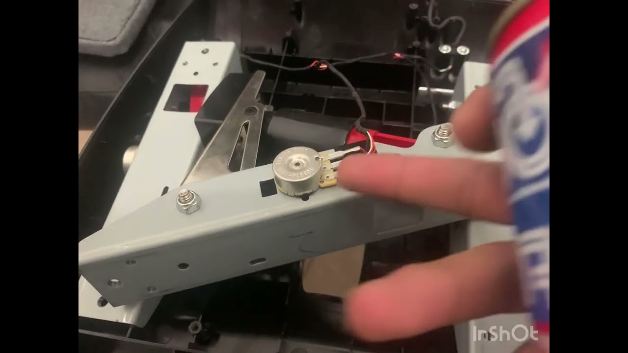 Como resolver o problema dos pedais do Logitech G923 oscilando, freando e acelerando sozinhos