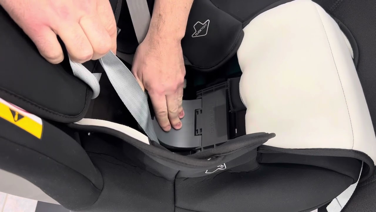 Britax Safe-Way M Car Seat Installation at Little Peas