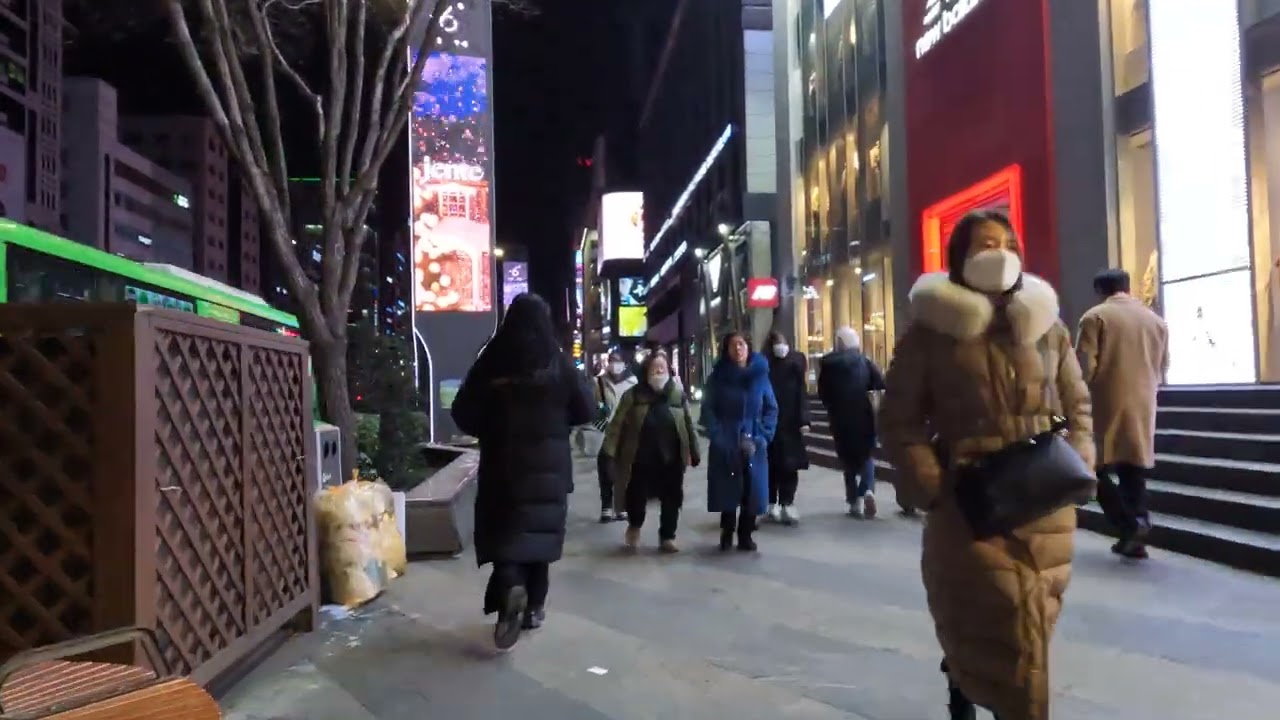 Walk around Gangnam (WARNING: shaky video)