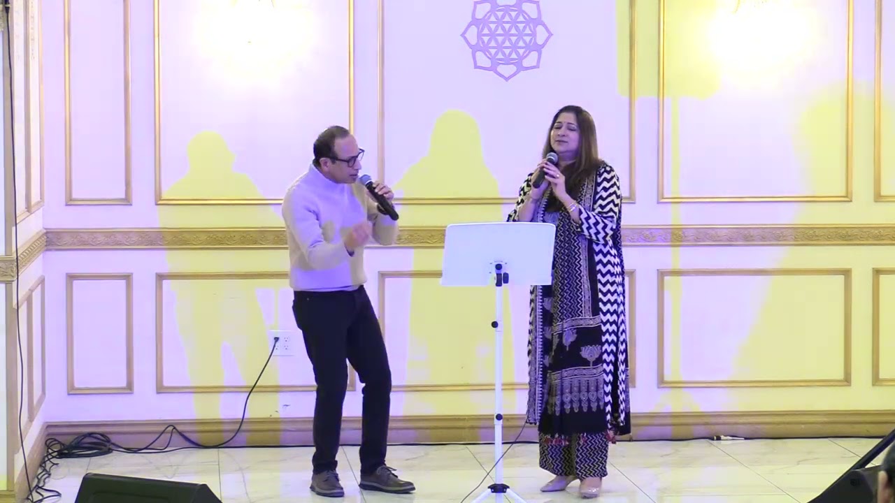 Gunguna Rahe Hain Bhanware - Aparna & Nihir