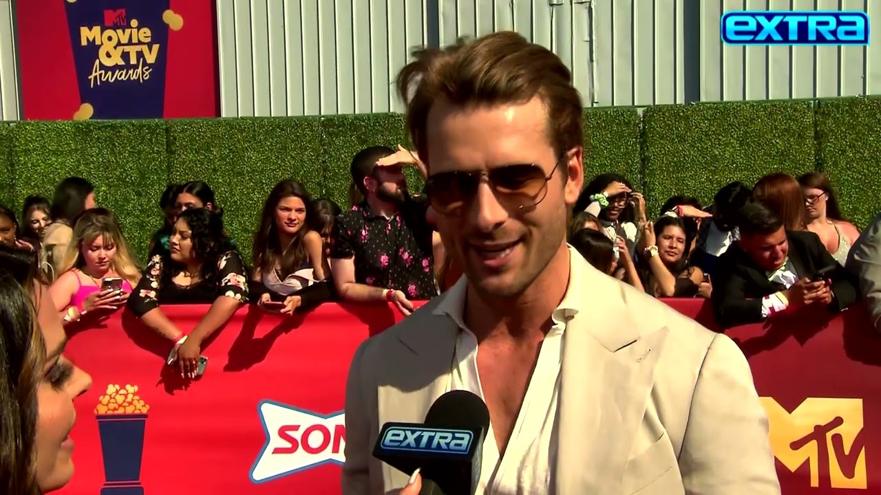 Top Gun: Glen Powell on ANXIETY of Prepping for That Football Scene
