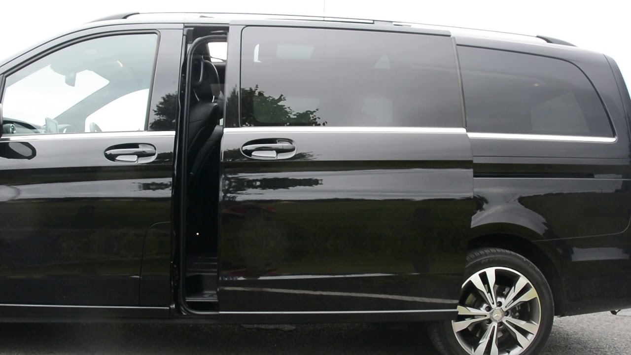 Mercedes-Benz V250d electric sliding door.