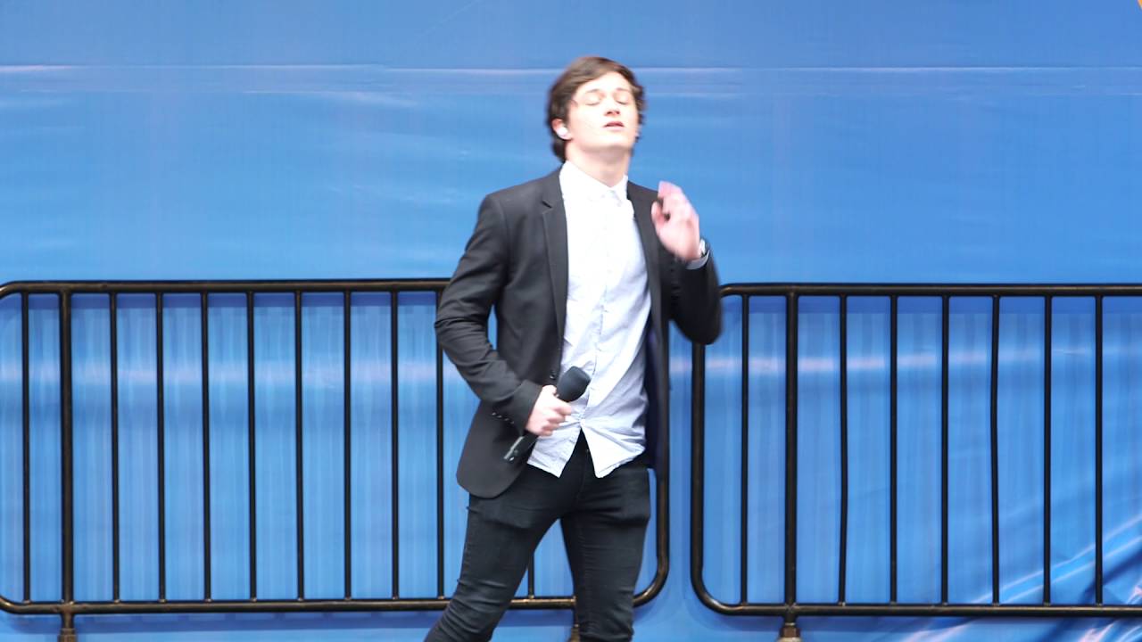 Adam Ladell performs Trouble and Viva La Vida at the Paralympics Welcome Home event