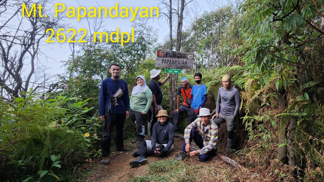 Menuju Top Puncak Gunung Papandayan yg cantik menggoda #hari I