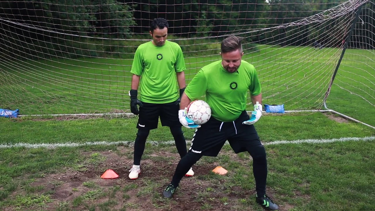 SoccerCoachTV - Featuring KeeperStop Low Diving Drill