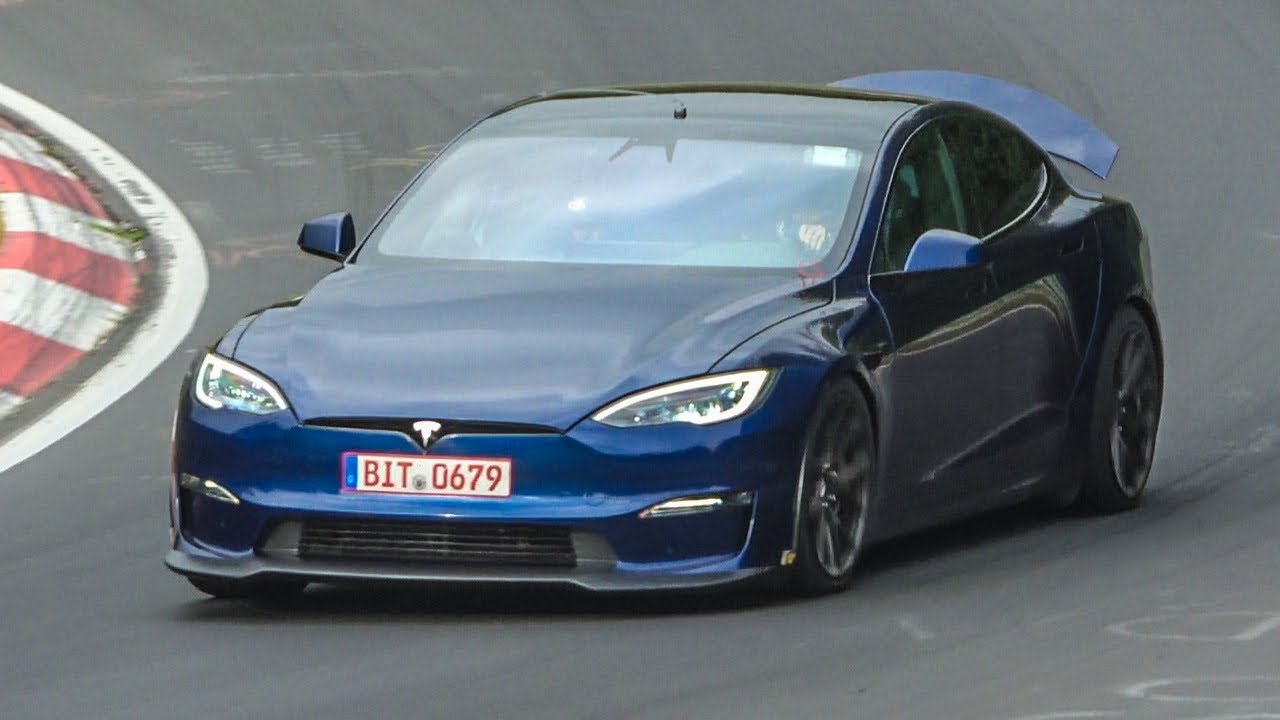 How Car Manufacturers Test on the N&Uuml;RBURGRING 2021! INSANE Driving, Slides, Glowing Brakes etc