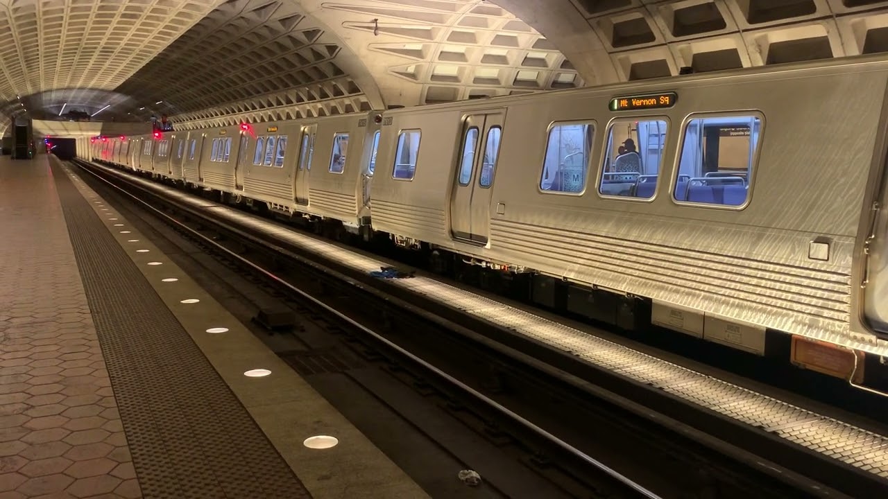 Wmata Yellow Line, 7000 Series, to Mt Vernon Sq, L’Enfant Plaza Upper Level, Washington, DC