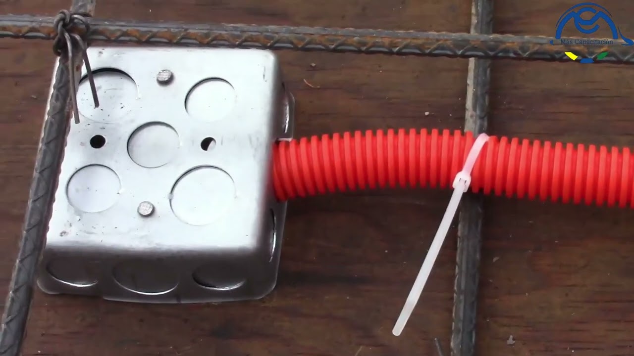 Como se hace el tendido de manguera para una instalacion electrica. video 64