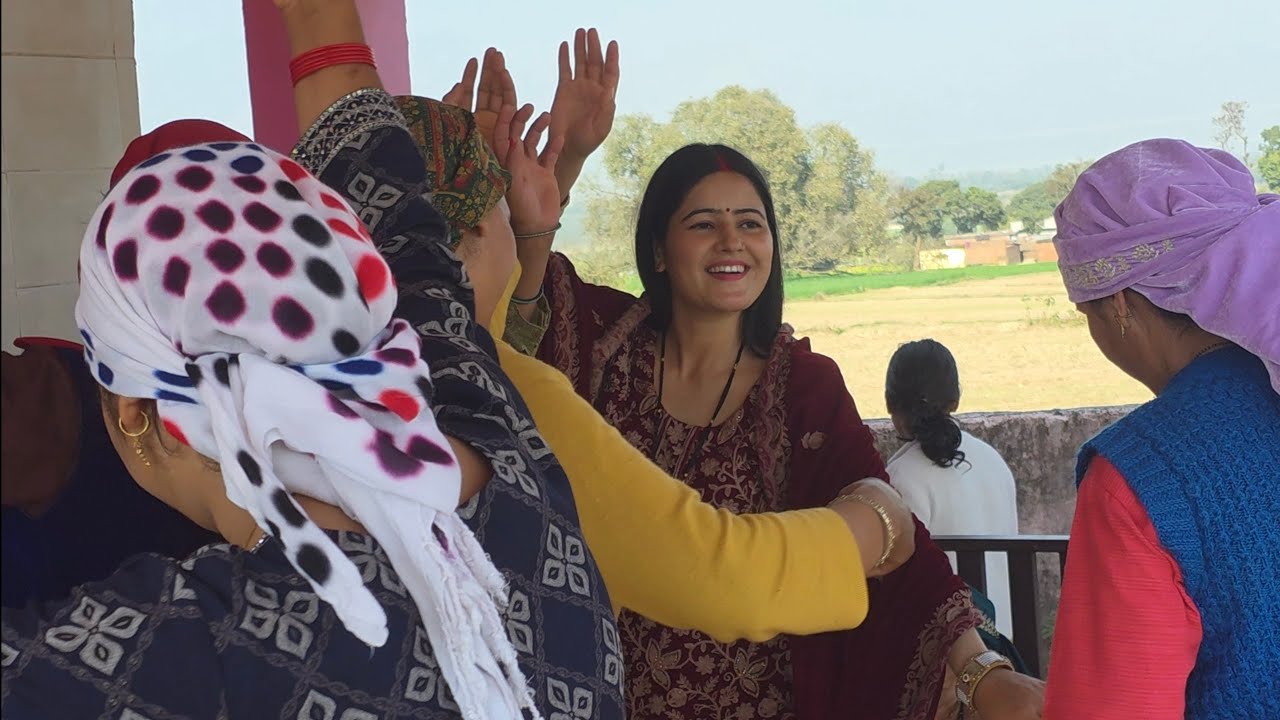 Aaj Priyanka ko Gaon ki Ladieso ne Zabardasti Nachaya ❤️❤️❤️