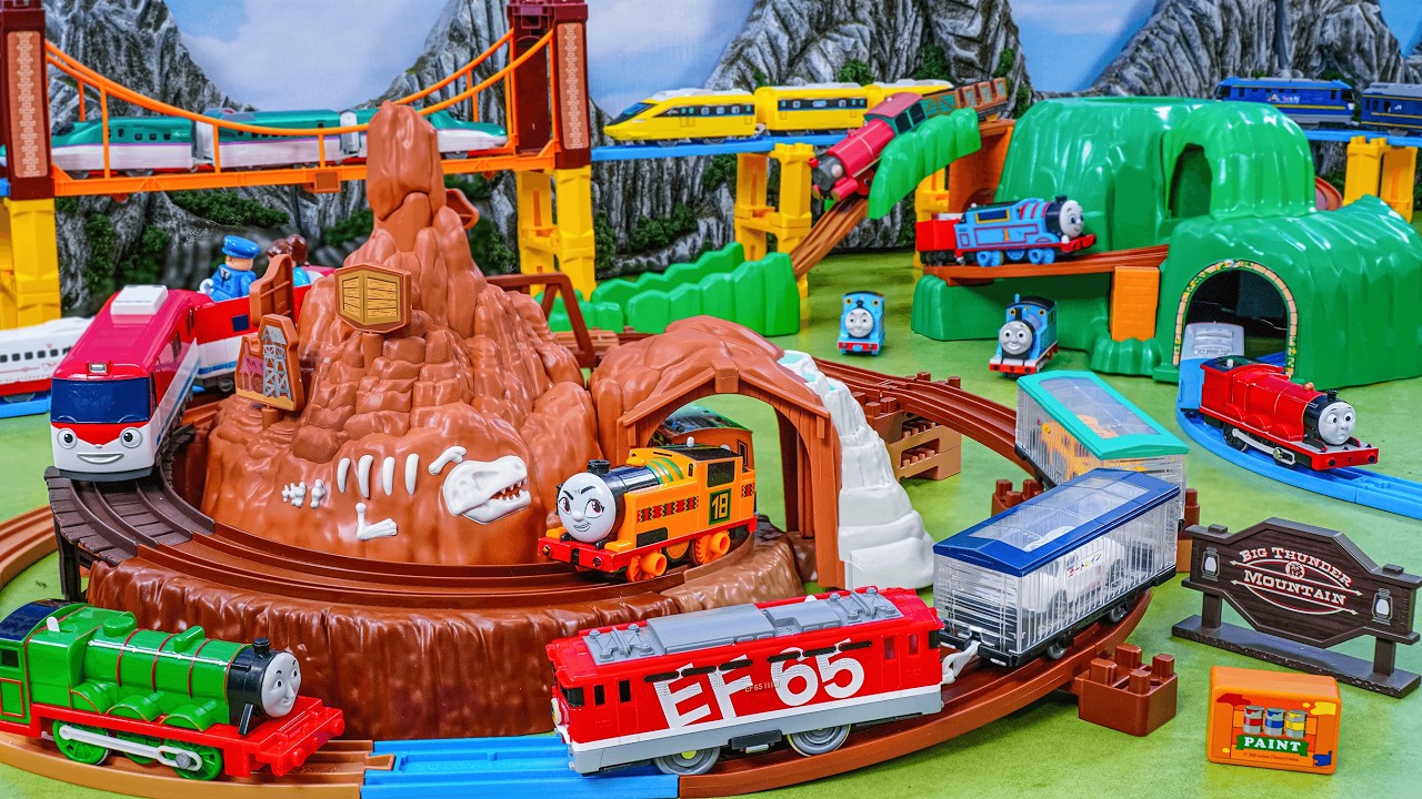 Plarail Shinkansen Subway ☆Construction Subway Line via Dokidoki Mountain & Tomica Railroad Crossing