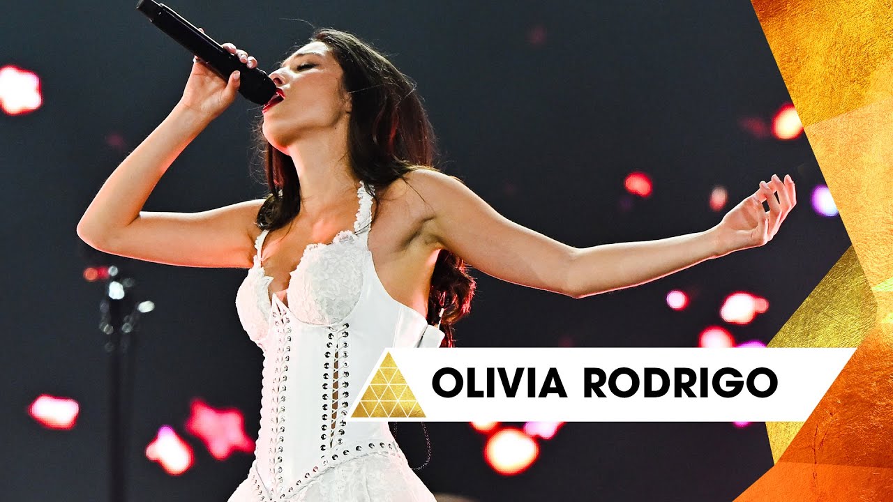 Olivia Rodrigo - Just Like Heaven (feat. Robert Smith) (Glastonbury 2025)