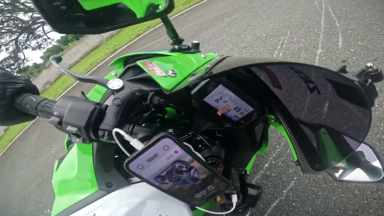 I crashed my ZX4RR 40th anniv