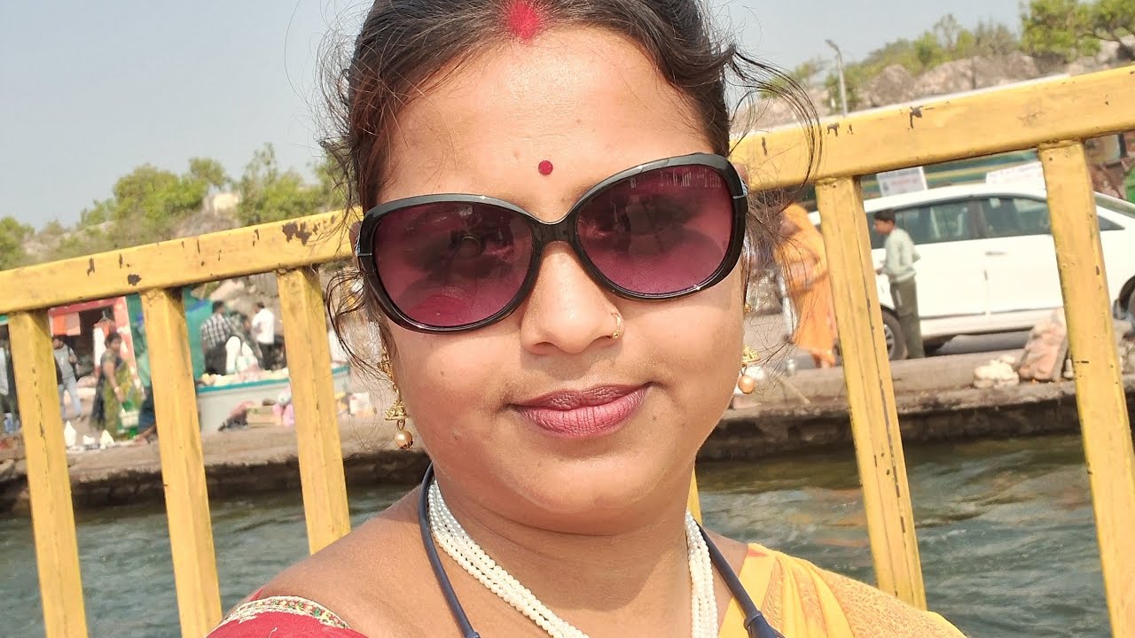 Archana mondaljana  is live আমায় দেখে মানুষ এত জলে কেন সেটাই বুঝিনা