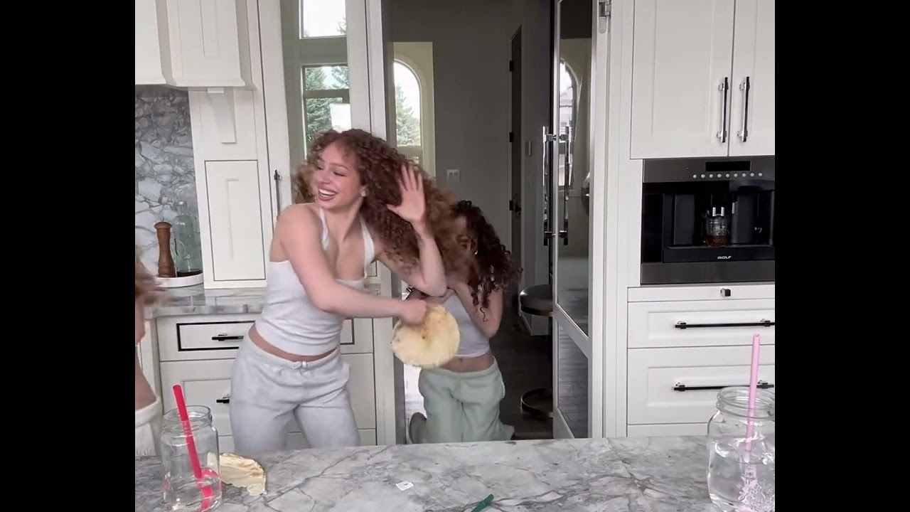 ICONIC MOMENTS OF THE KALOGERA SISTERS !😱💞 (1min30 of pure kalogeras)