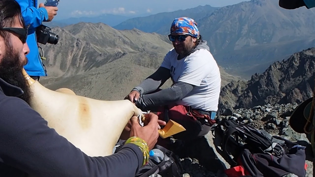 verçenik zirvede tulum  türkü