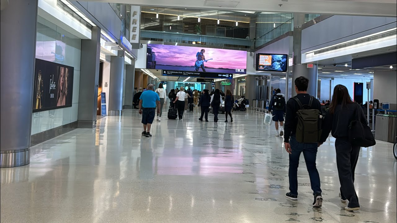 Vuelo en conexión en el aeropuerto de Miami MIA #aeropuerto #travel #miamiairport