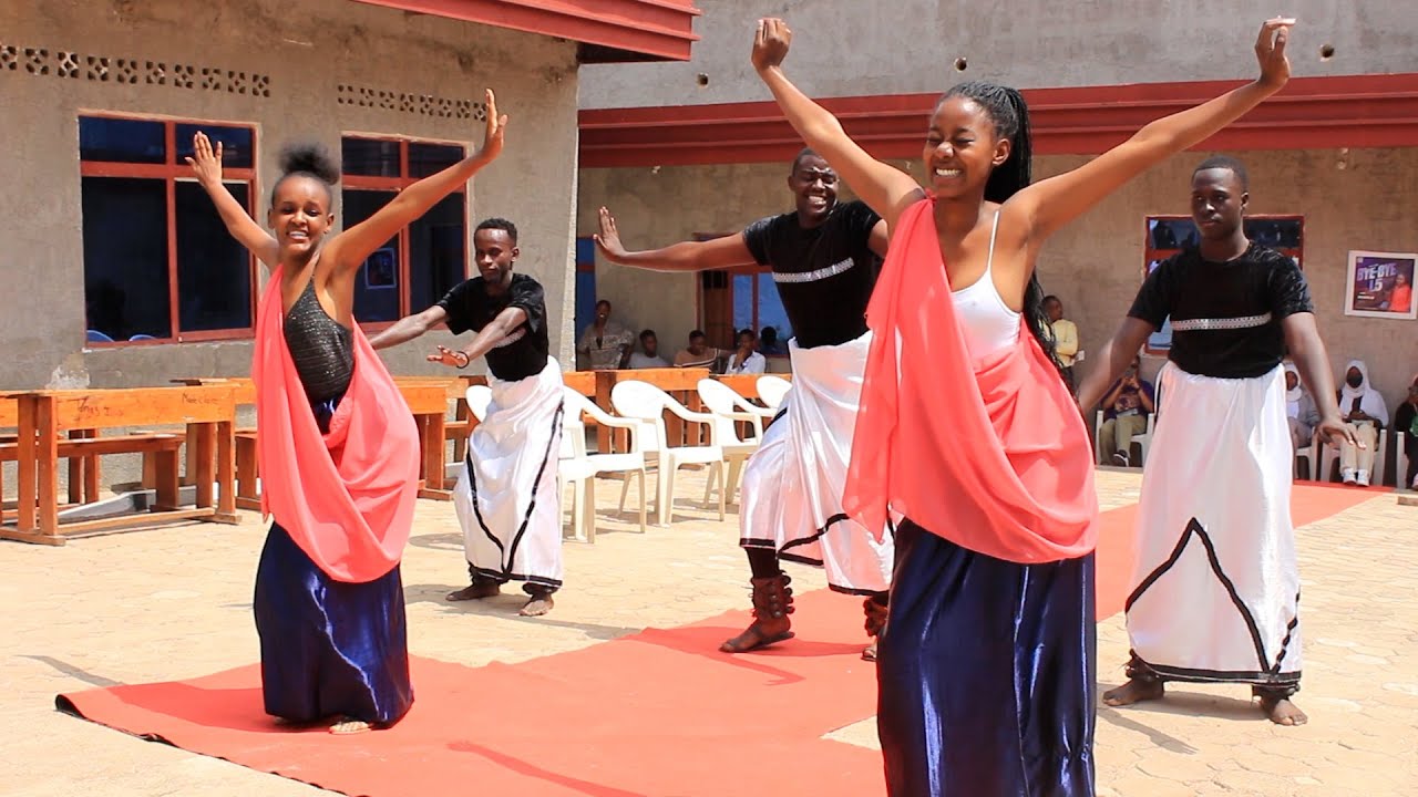 Byari Ibirori Basoza Umwaka:Kigali Leading TSS Ihishiye byinshi abayigana/Umuyobozi mushya ati ...