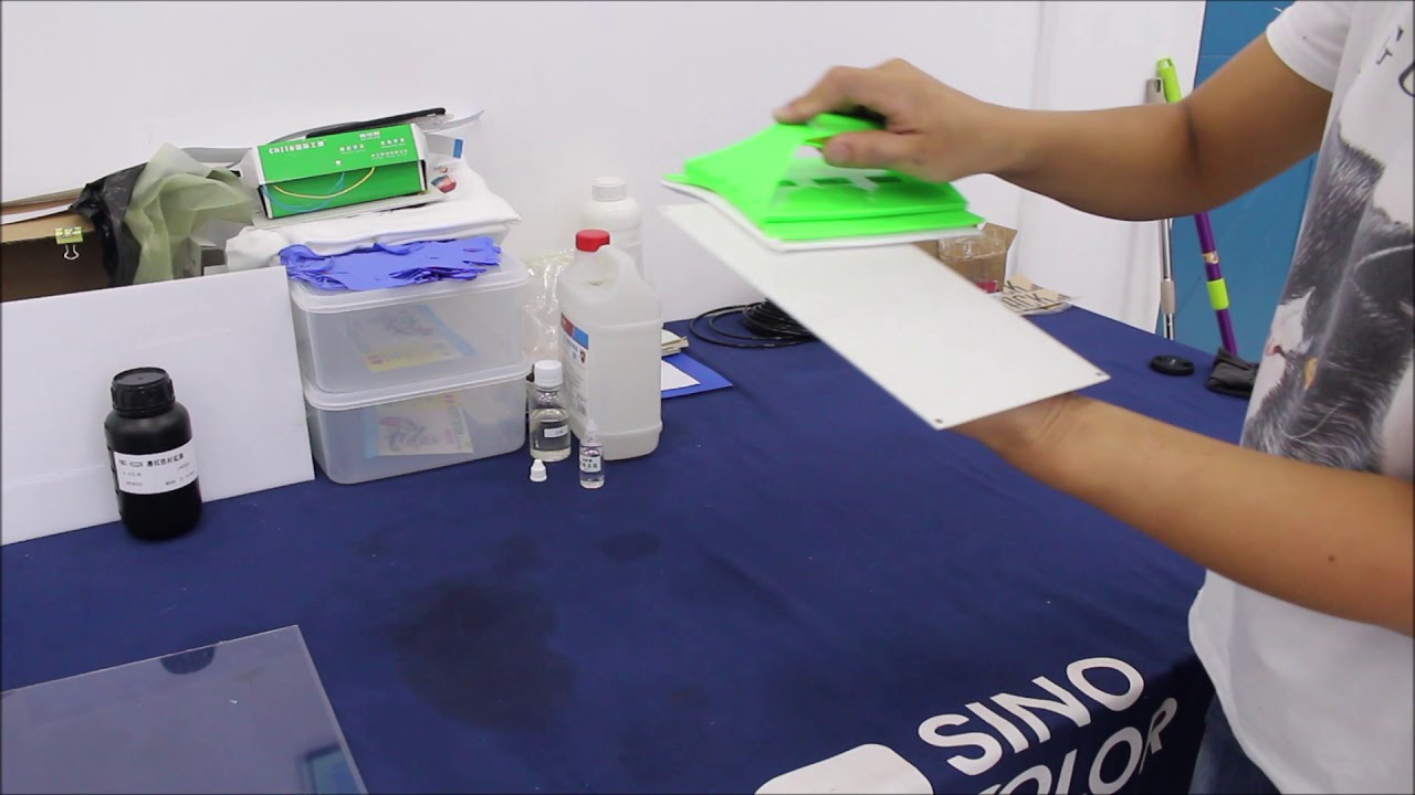 How to Use UV Flatbed Printer to Print on Metal Glass Acrylic PVC