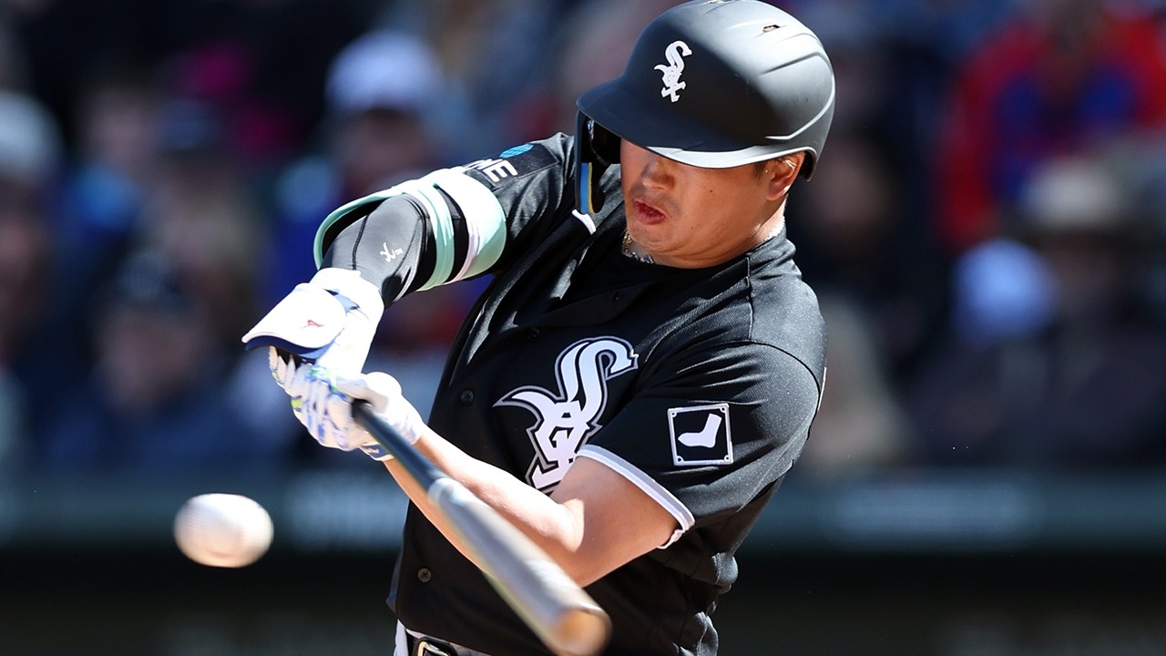 White Sox Munetaka Murakami big Spring debut! 2 hits, 2 RBIs, almost hits a homer! | MLB Highlights