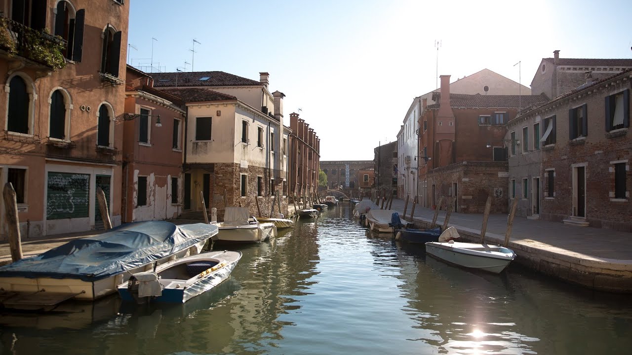 Venice Italy - Live Walking in Dorsoduro district the hide away area