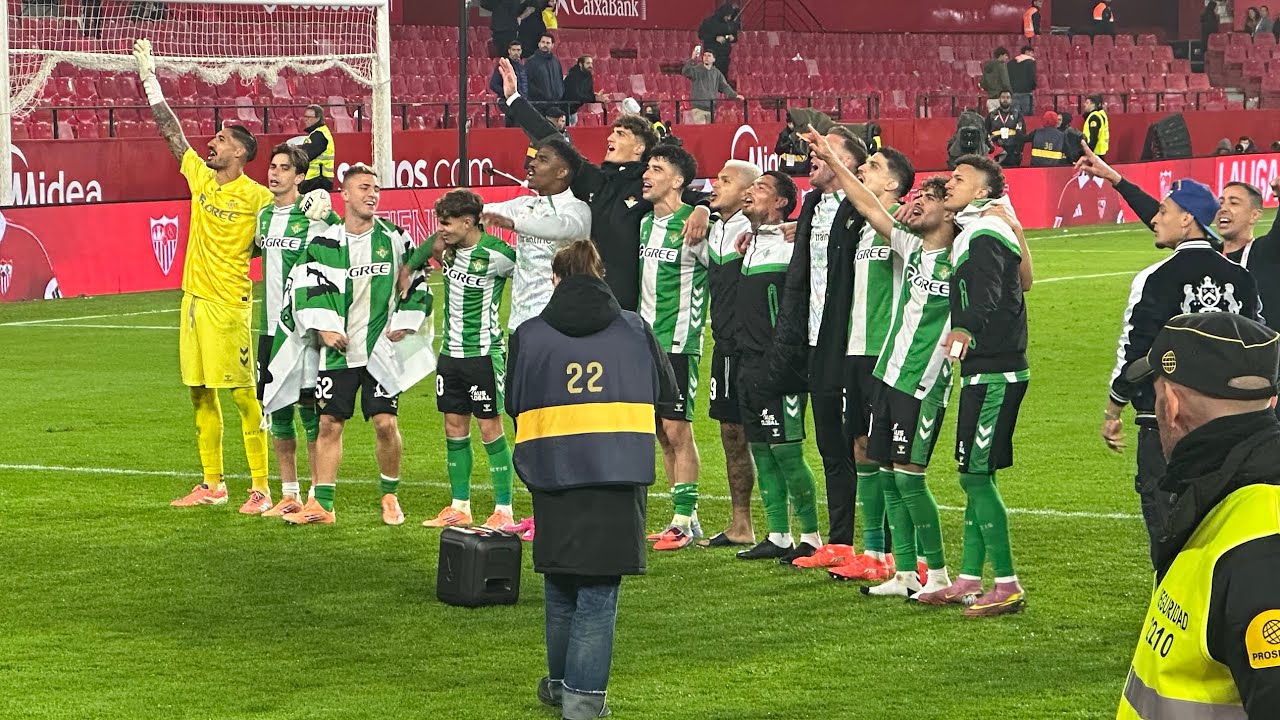 Real Betis Fiesta Post-Partido | Jugadores y Fans Celebrando el Derbi
