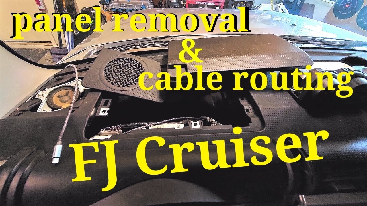 FJ Cruiser: Tidy Cellphone/GPS power cable routing