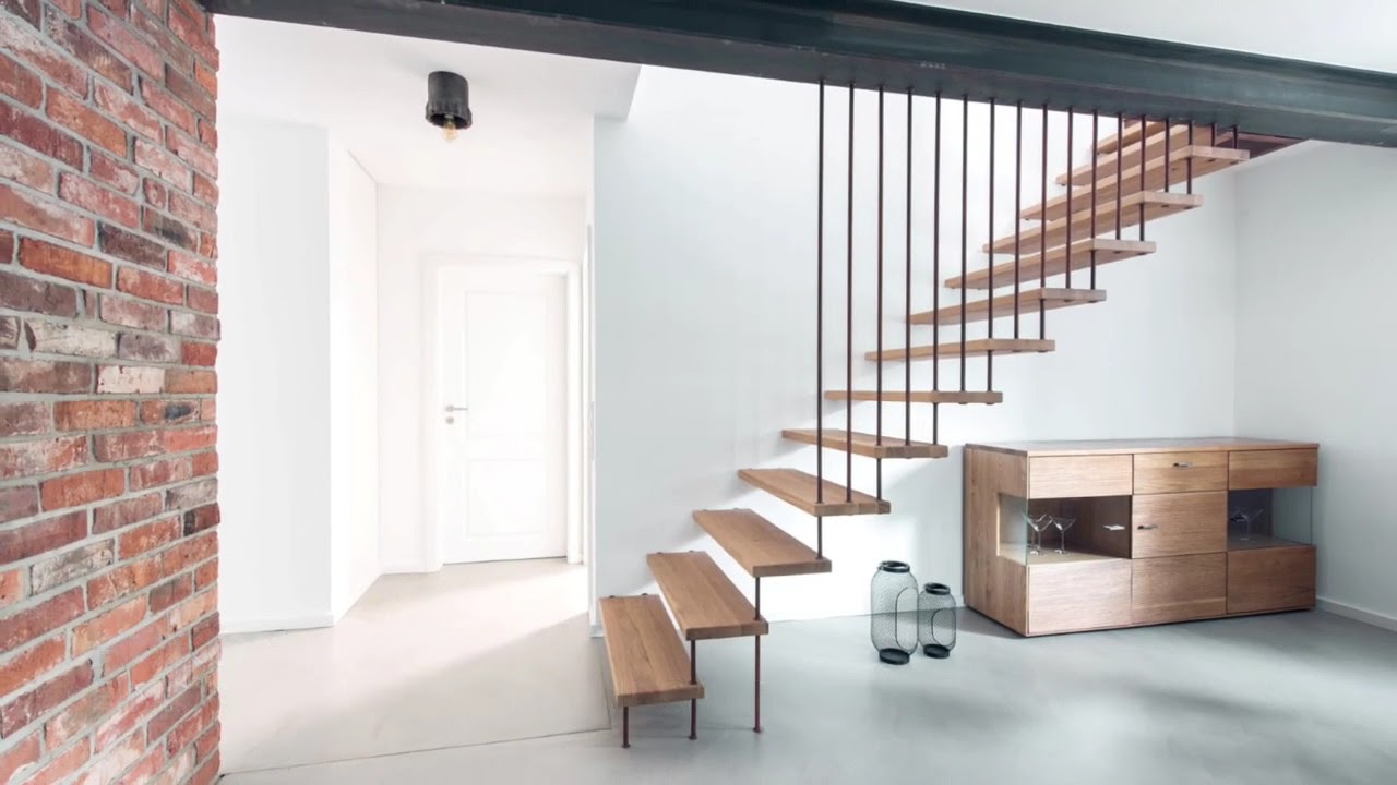 Cantilever staircase with oak steps and rust balusters / Консольная лестница из дуба с ржавчиной