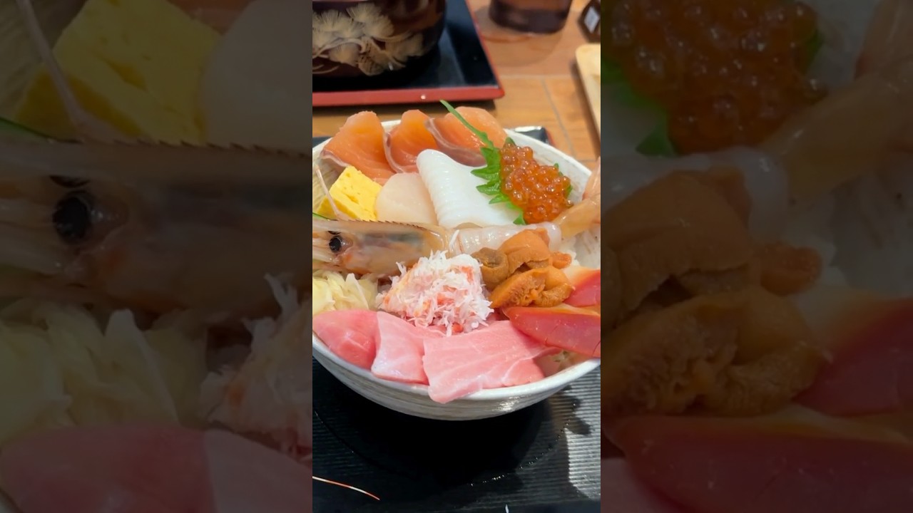 Fresh seafood at Nijo Market #shorts #japan #kaisendon #seafood #sapporo #hokkaido #food #北海道 #札幌